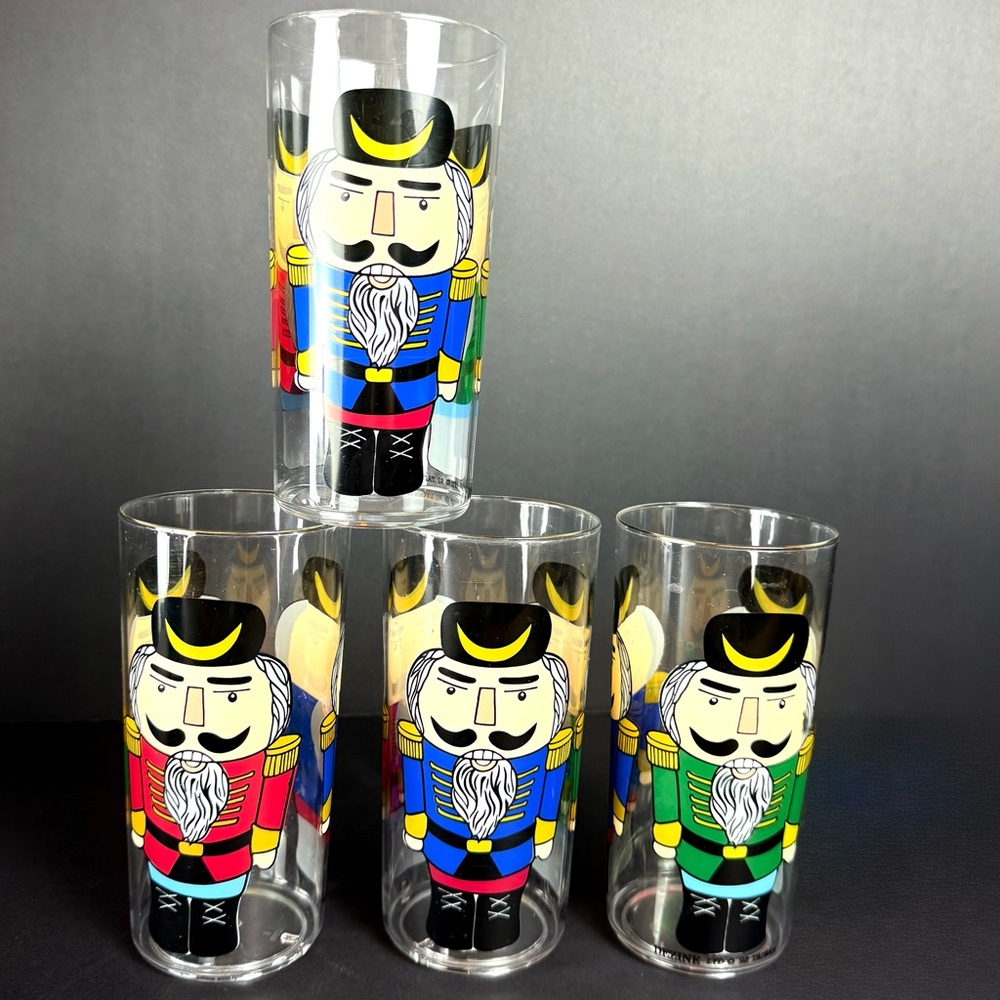 Vintage 1992 Nutcracker Soldiers Christmas Plastic Holiday Drinkware Glasses (4)
